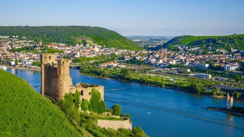 csm_bild-flussreise-wellness-rhein-reisen-burg-900x600_866a90a202